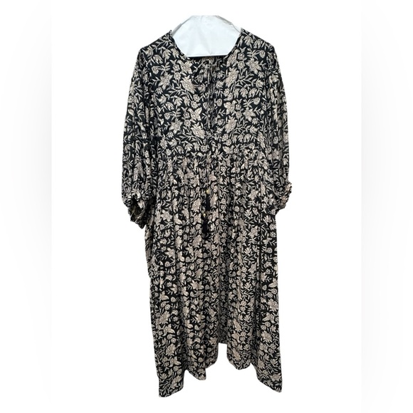 ⚡️ 100% Cotton Black and Cream Floral Maxi Dress With Pockets - Picture 13 of 16